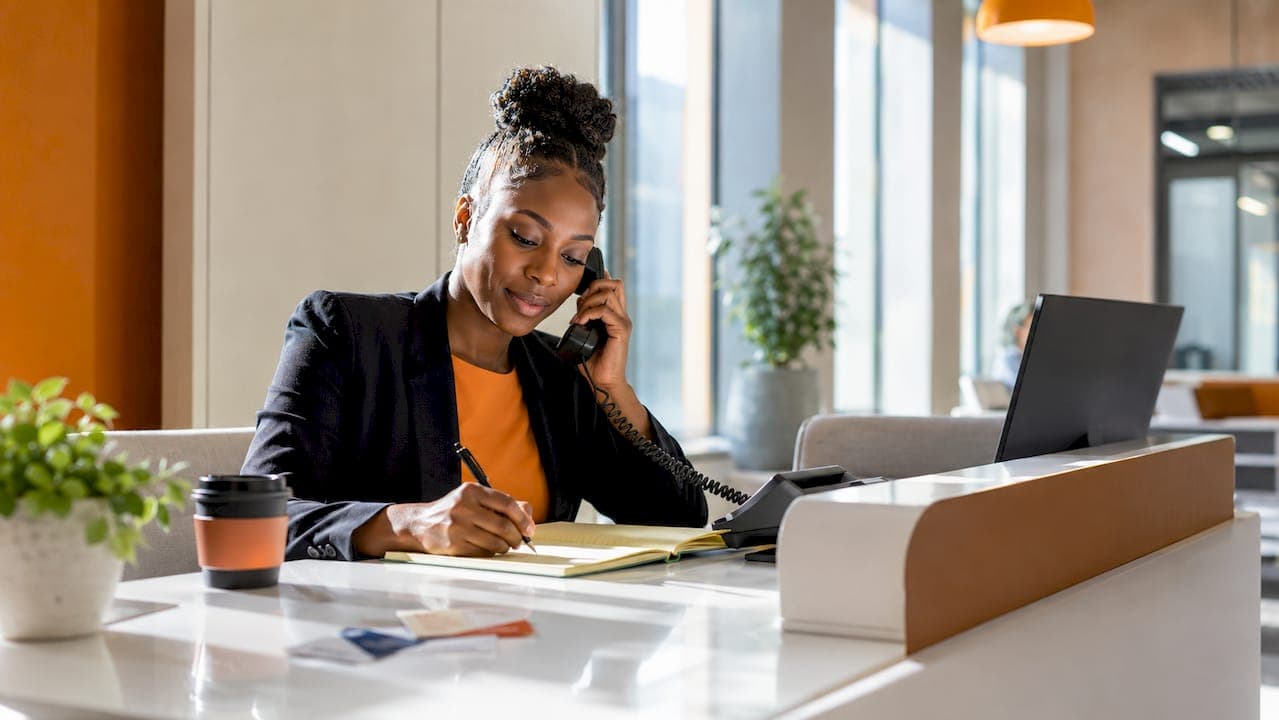 How call answering reduces no-shows for UK businesses